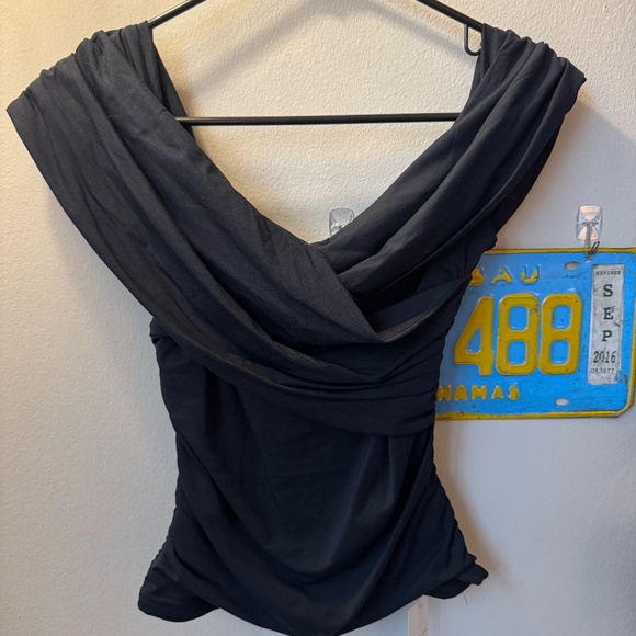 NWT A&F Top - Picture 2 of 5